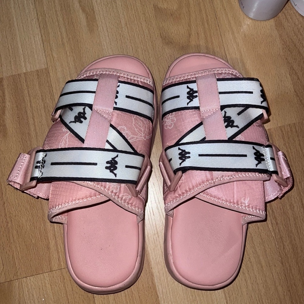 Pink kappa slides, size 4
